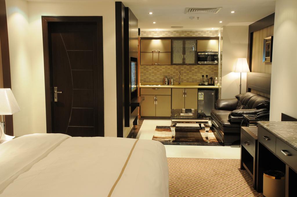 Al Yamama Palace Hotel Suites Ριάντ Δωμάτιο φωτογραφία