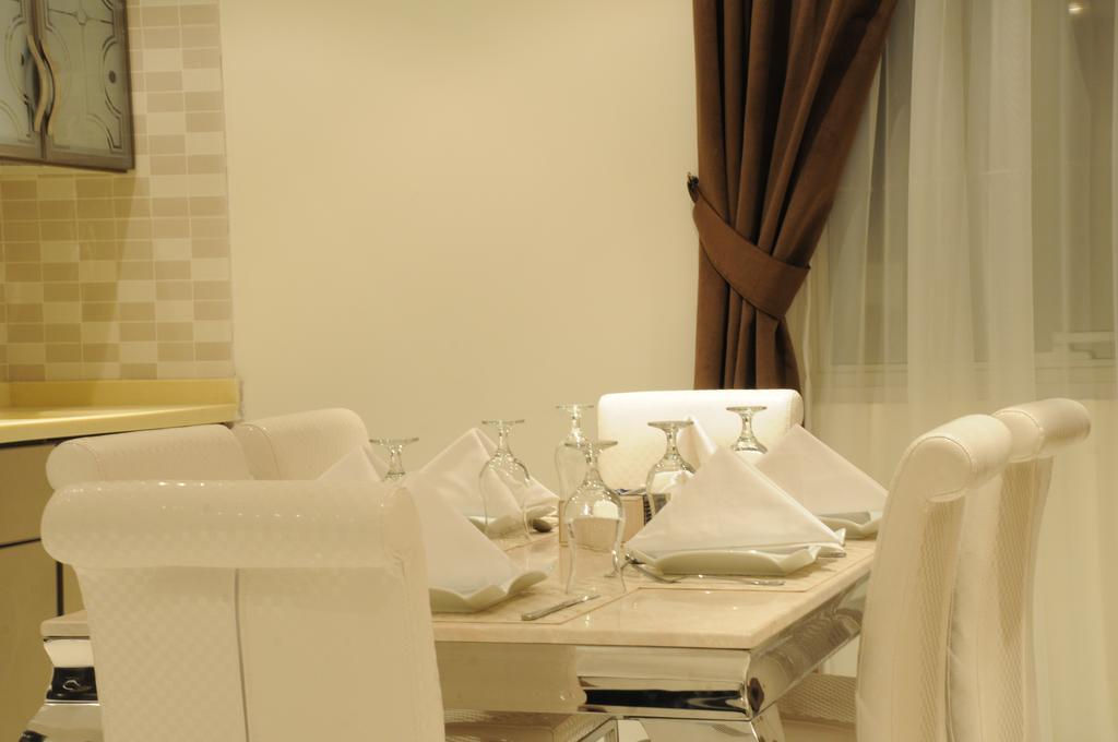 Al Yamama Palace Hotel Suites Ριάντ Δωμάτιο φωτογραφία