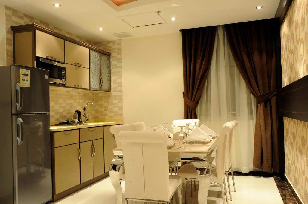Al Yamama Palace Hotel Suites Ριάντ Δωμάτιο φωτογραφία